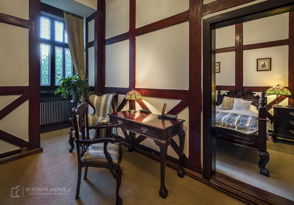 Hotel Noma Residence Zameczek Mysliwski Promnice 코비오르 외부 사진