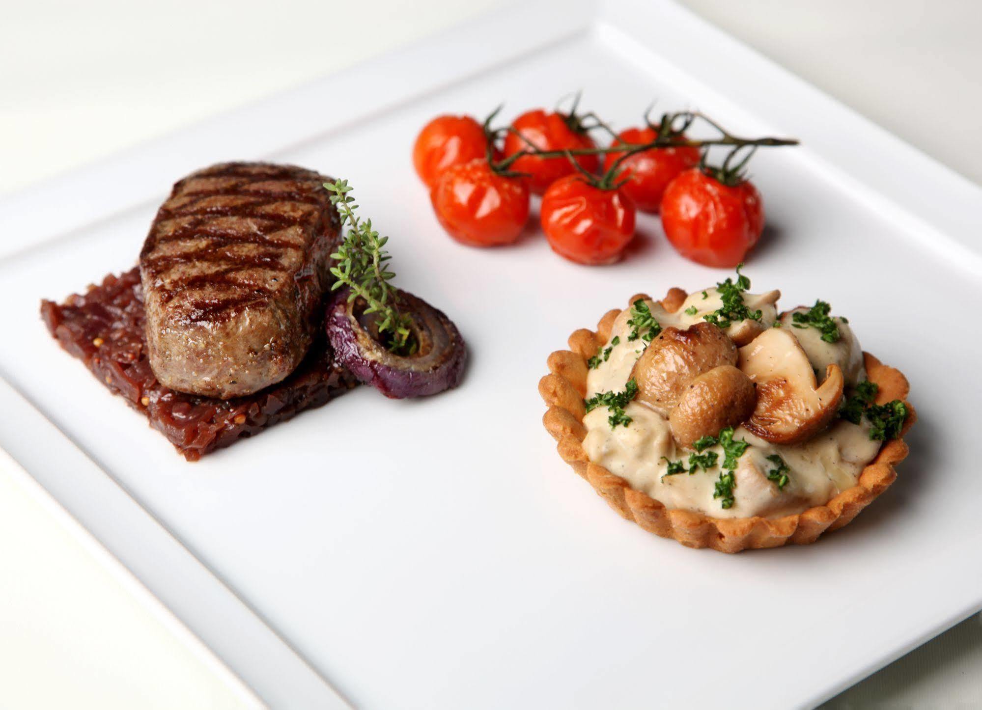Hotel Noma Residence Zameczek Mysliwski Promnice 코비오르 외부 사진