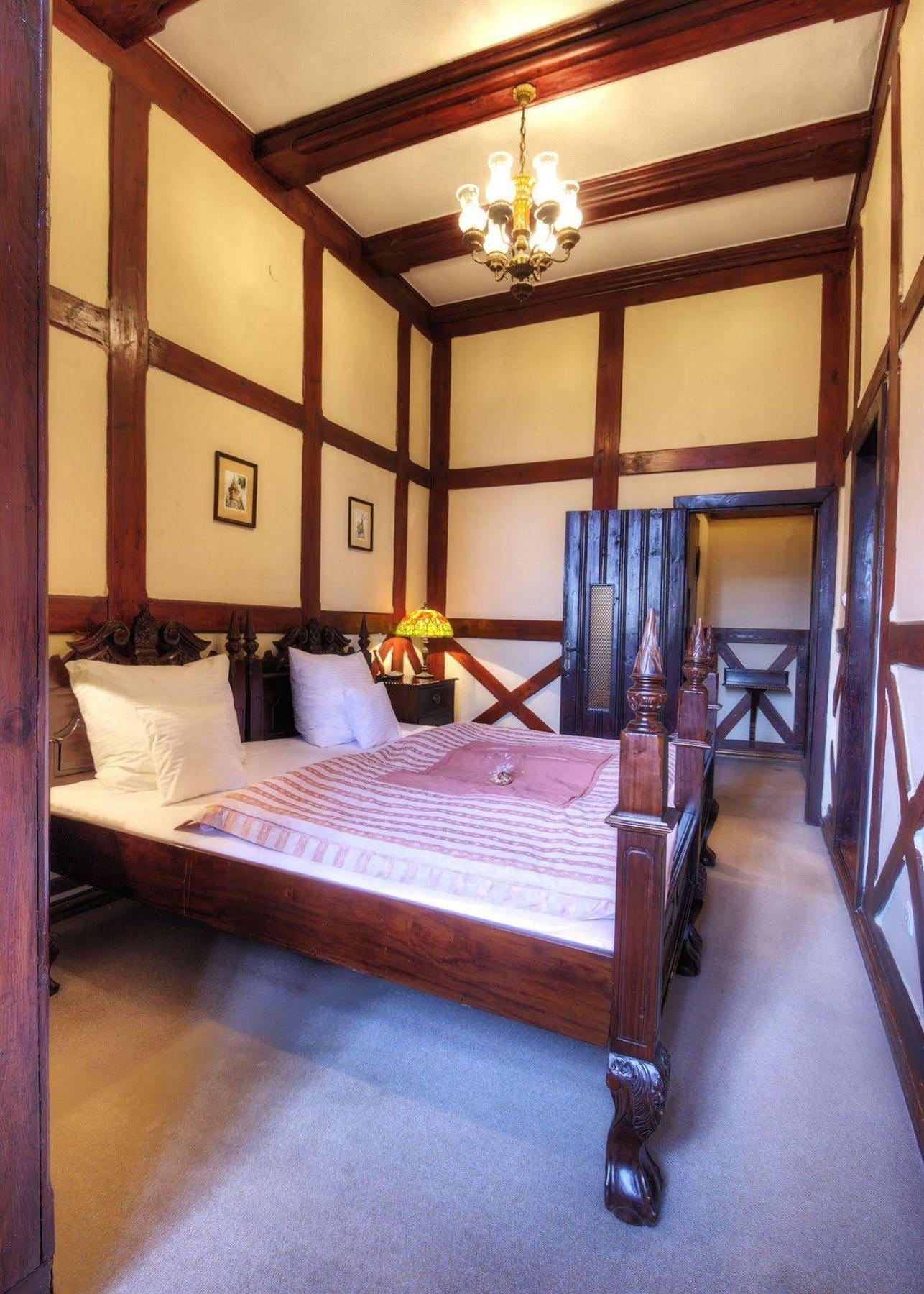 Hotel Noma Residence Zameczek Mysliwski Promnice 코비오르 외부 사진