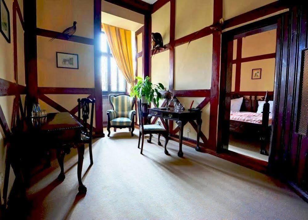 Hotel Noma Residence Zameczek Mysliwski Promnice 코비오르 외부 사진